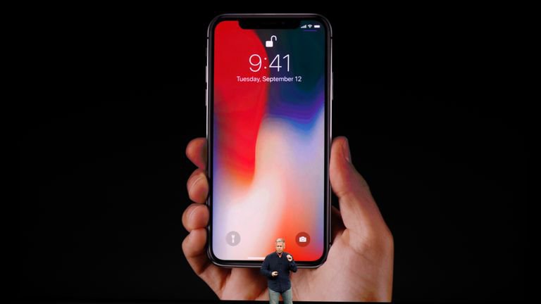 Чому Apple пропустила iPhone 9: історія та причини