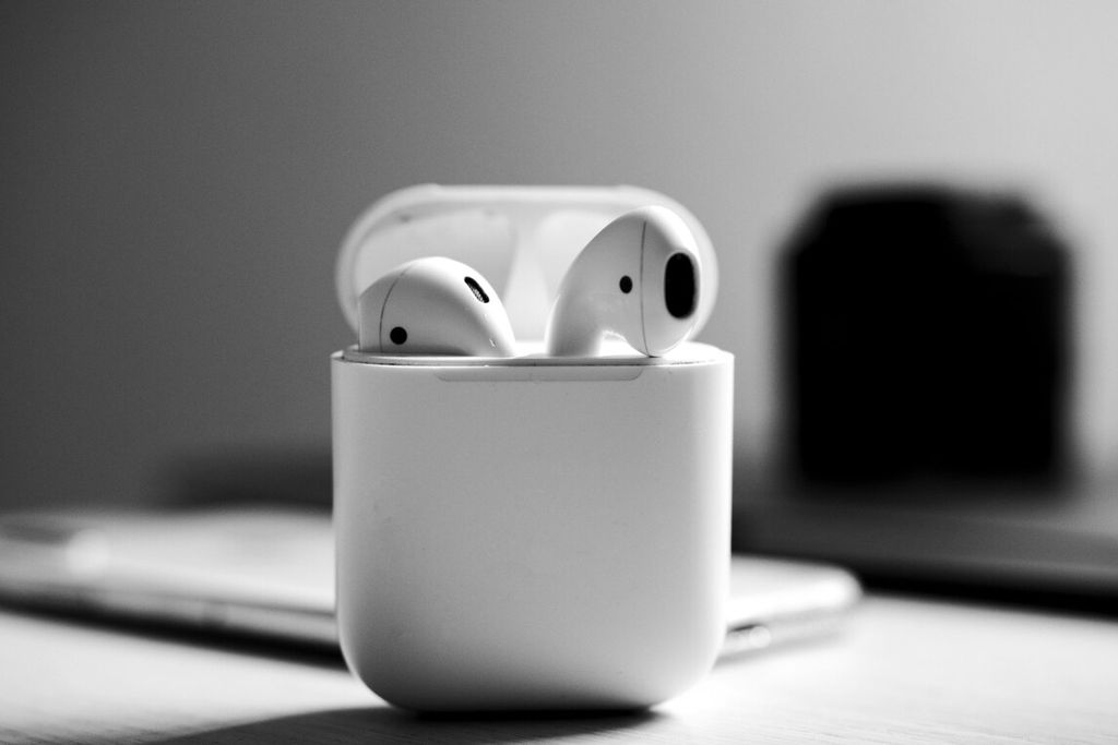 Чи можна користуватися AirPods на Android: плюси, мінуси та обмеження